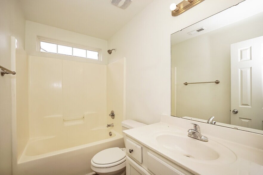 Building Photo - 5113 Autumn Oak Dr