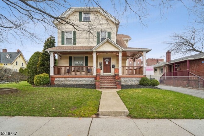 Primary Photo - 44 Elm St