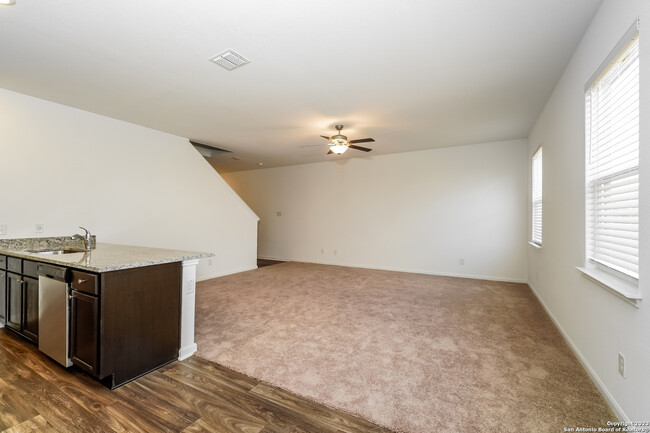Building Photo - 765 Greenway Trl