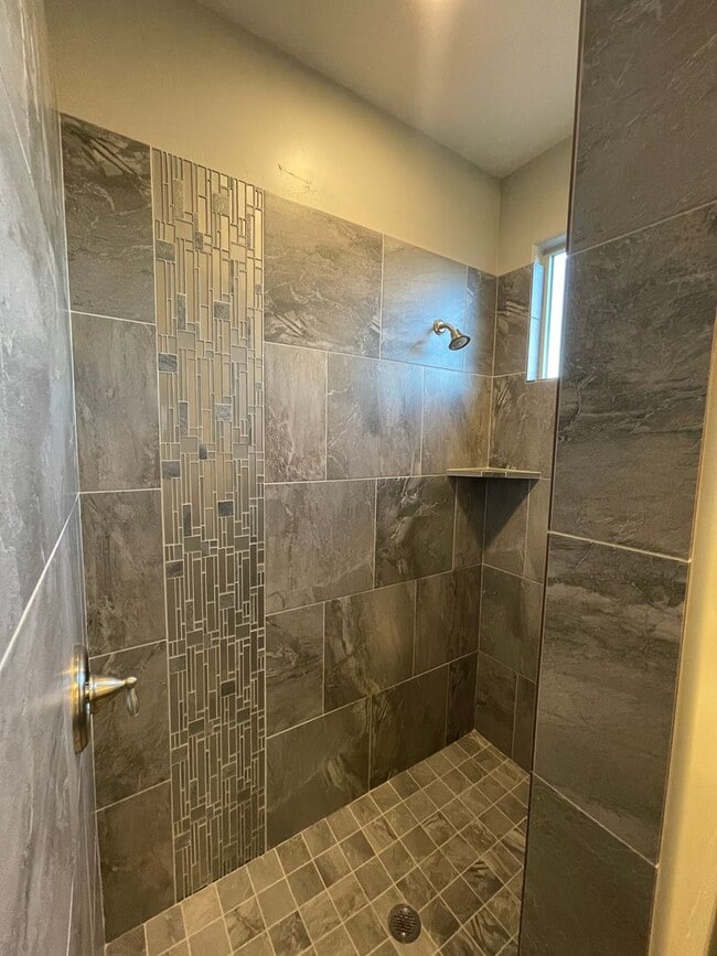 Building Photo - Home in Hayden Estates 3 bedroom, 2 bath with a 3 car garage