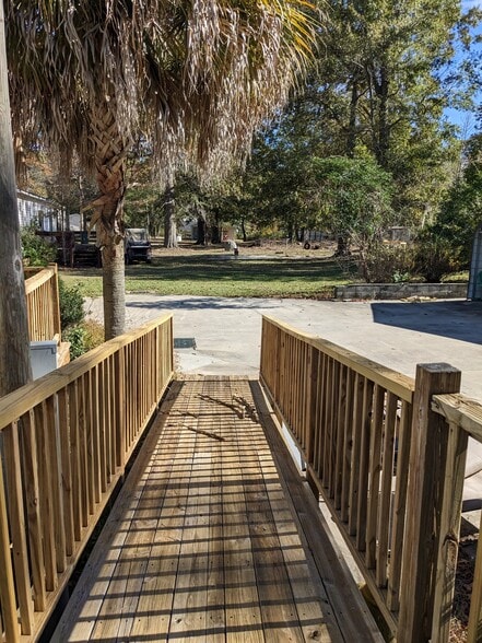 Building Photo - 1401 Harbor House Dr