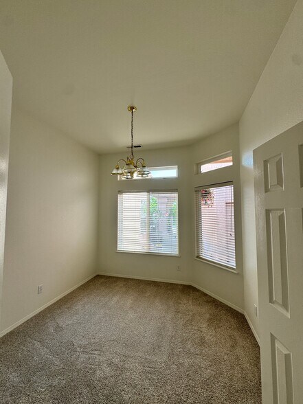 Building Photo - 1503 N Montana St