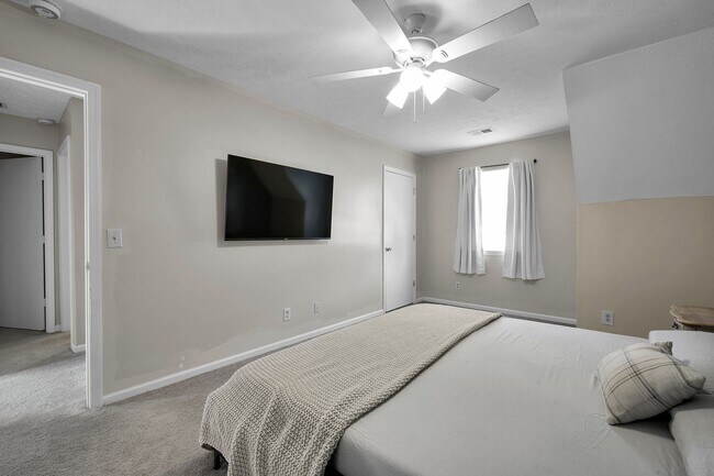 Building Photo - 234 Bordeaux Ln