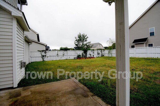 Building Photo - 1004 Liberty Ln