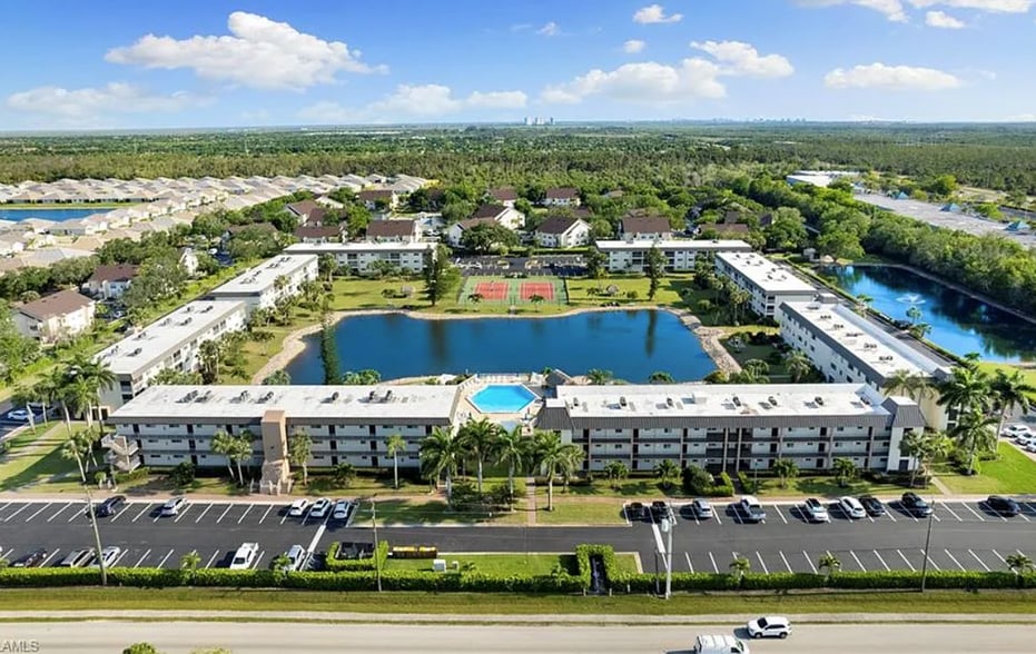 Building Photo - 1024 Manatee Rd