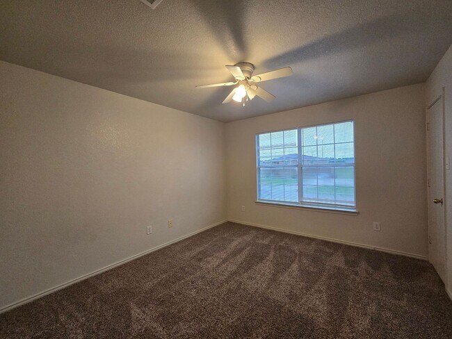 Building Photo - 2805 Kerrville Ct