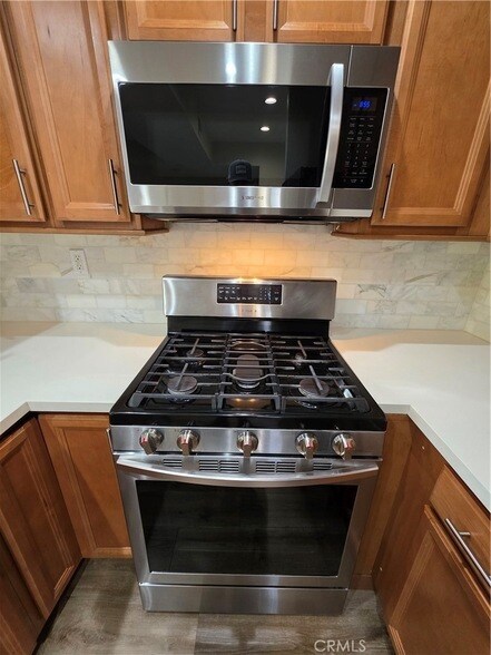 Building Photo - 23615 Del Monte Dr.