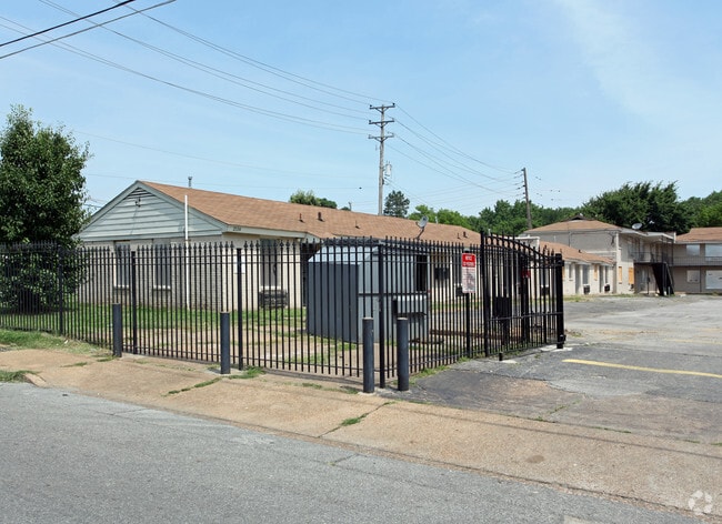 Primary Photo - Cypress Court