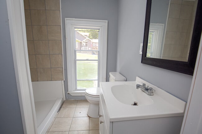 Building Photo - 399 S Division St