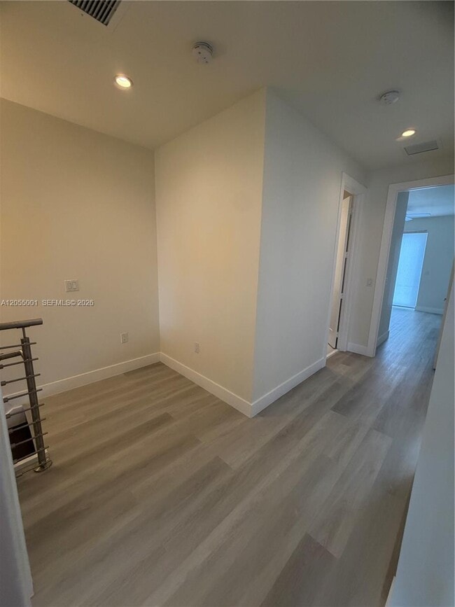Building Photo - 6440 NW 103rd Psge