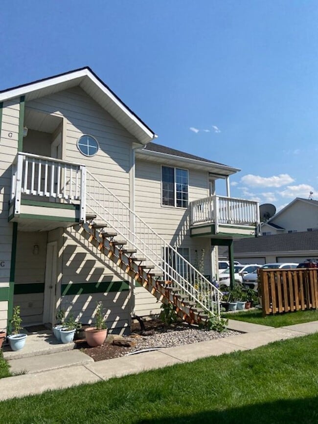 Building Photo - 2 Bedroom 2 Bath Centrally Located Condo