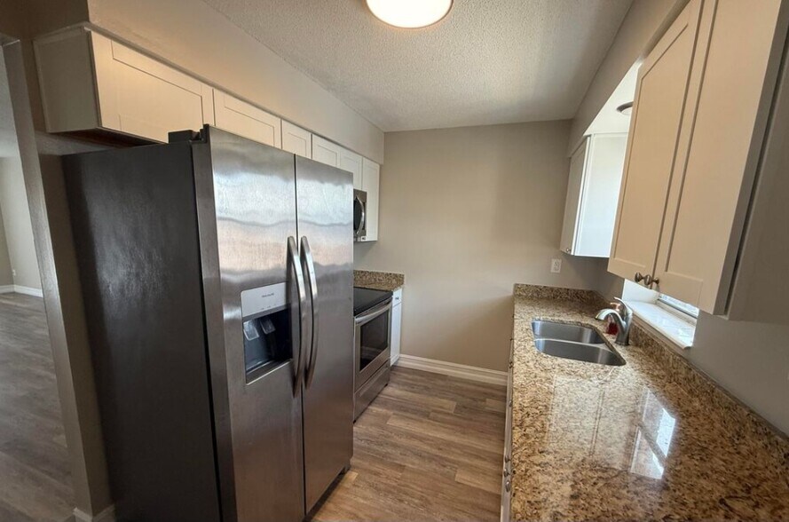 Building Photo - 190 E Olmstead Dr