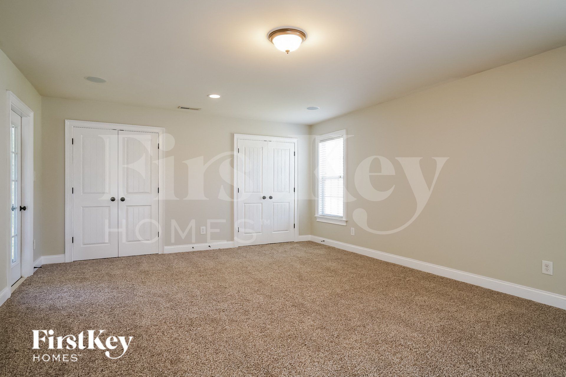 Building Photo - 15 Falling Oak Ct