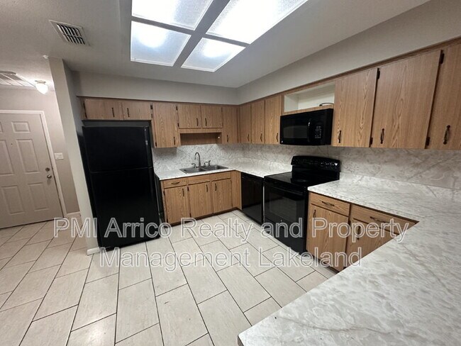 Building Photo - 3211 Julia Ct
