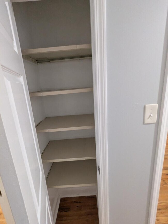 Building Photo - 3911 Castleman Ave