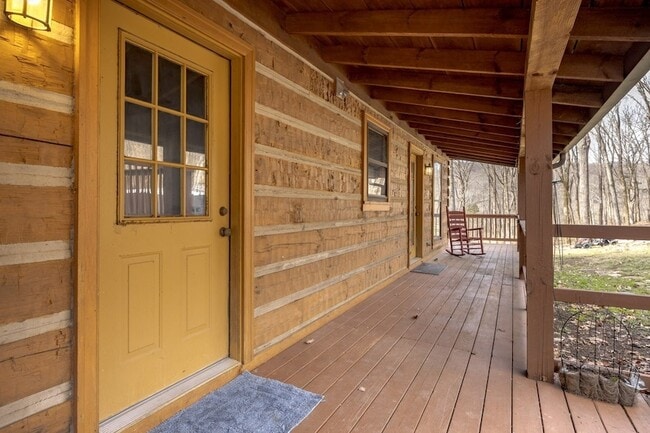 Building Photo - 1762 Burke Hollow Rd