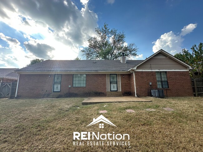 Building Photo - CORDOVA COVE CHARMER! 3BR/2BA | High Ceilings & Brick Fireplace | 2-Car Garage!