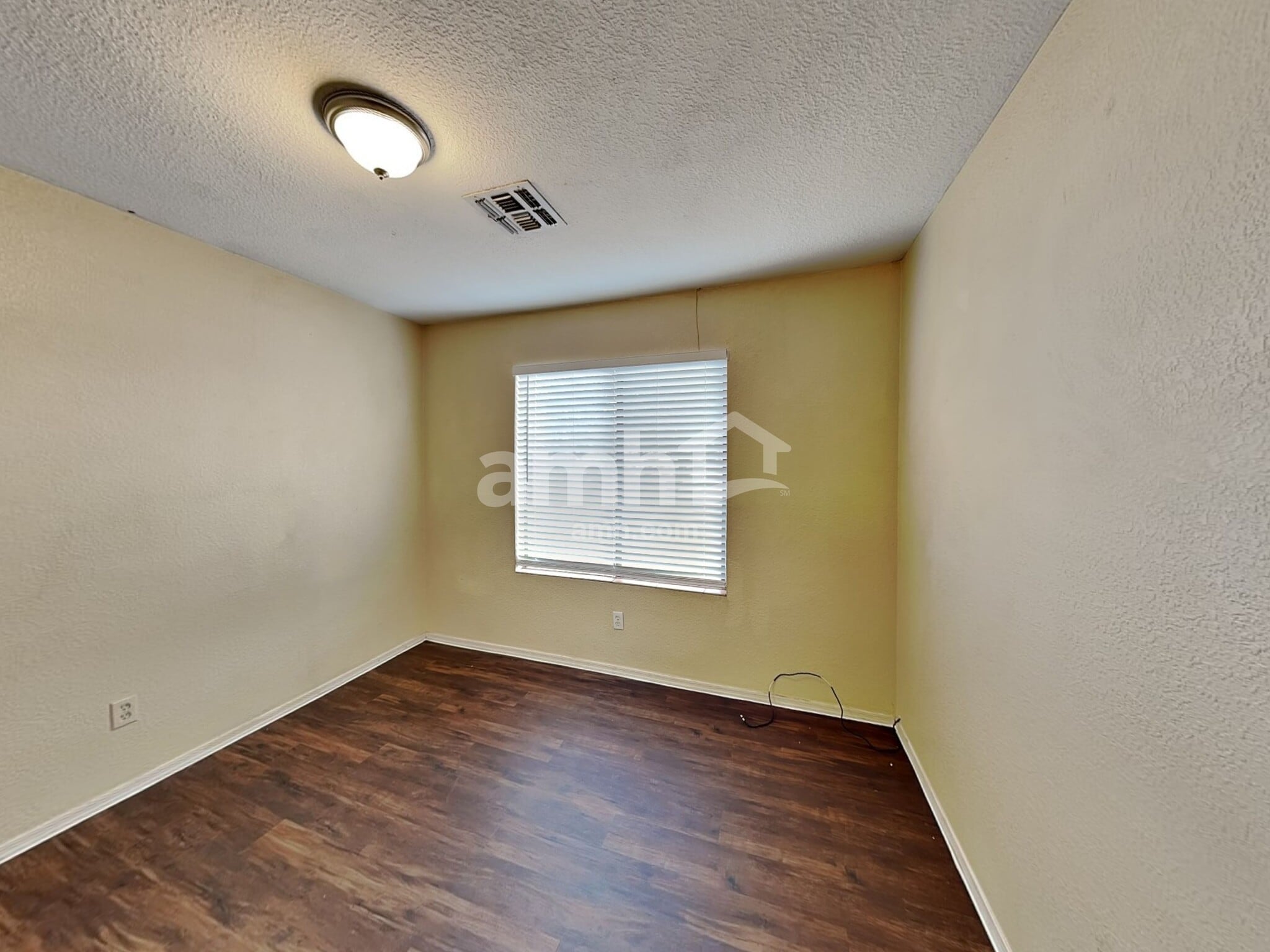 Building Photo - 1566 W Breakwell St