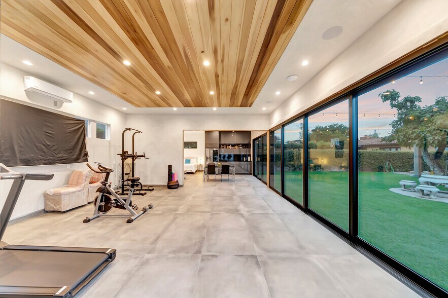 Building Photo - 5817 Ranchito Ave