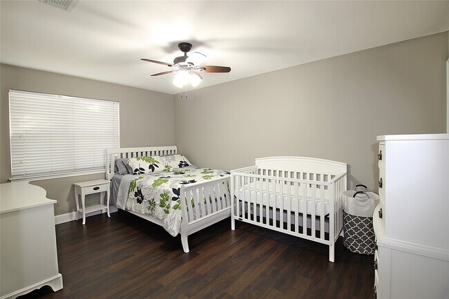 Building Photo - 10386 Hammerly Blvd