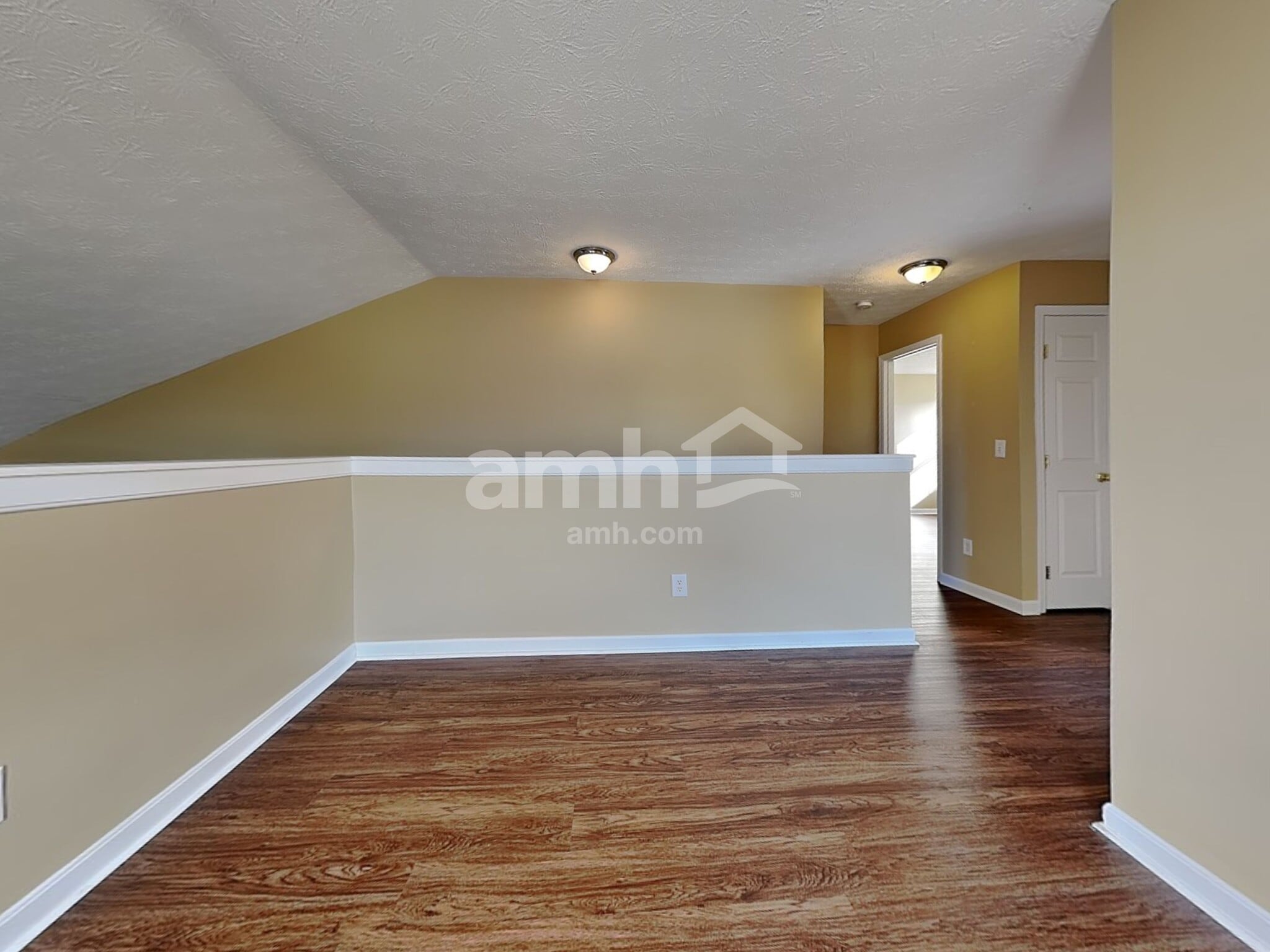 Building Photo - 71 Meadowcrest Dr