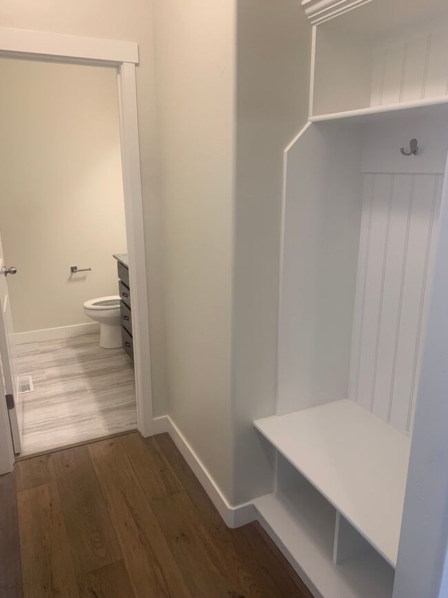 Building Photo - 6 Brand New Townhomes