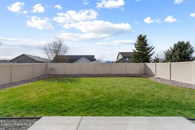 Building Photo - Spacious 4BR + Loft Home in Desirable North Place Community — Post Falls