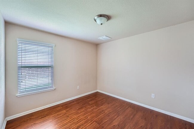 Building Photo - 11216 Dawes Pl
