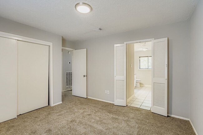 Building Photo - 9506 Landry Blvd