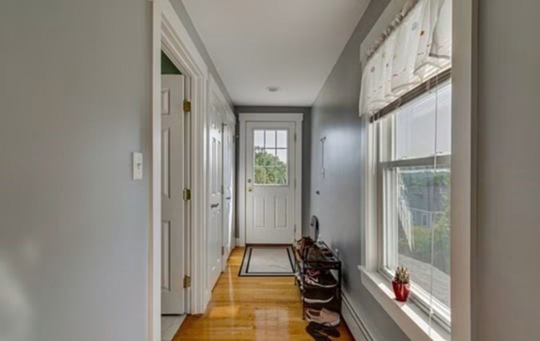 Building Photo - 72 Kilby St