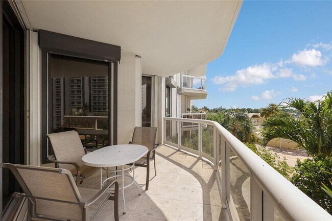 Building Photo - 20191 E Country Club Dr