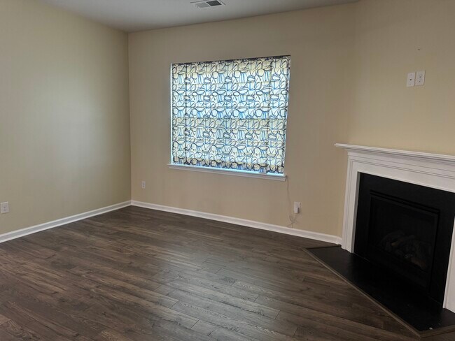 Building Photo - 839 Barlow Ln