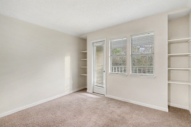 Building Photo - 106 Ivy Green Ln SE