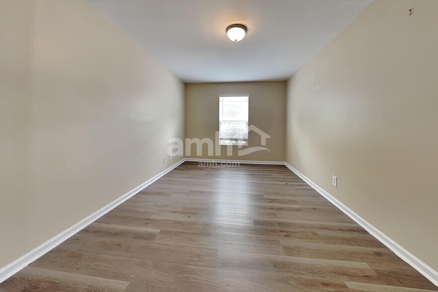 Building Photo - 57 Springwater Dr