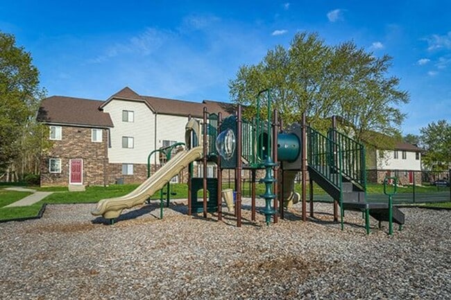 Building Photo - Charming Two-Bedroom Two Bathroom Apartment in Prime Chesterton Location!