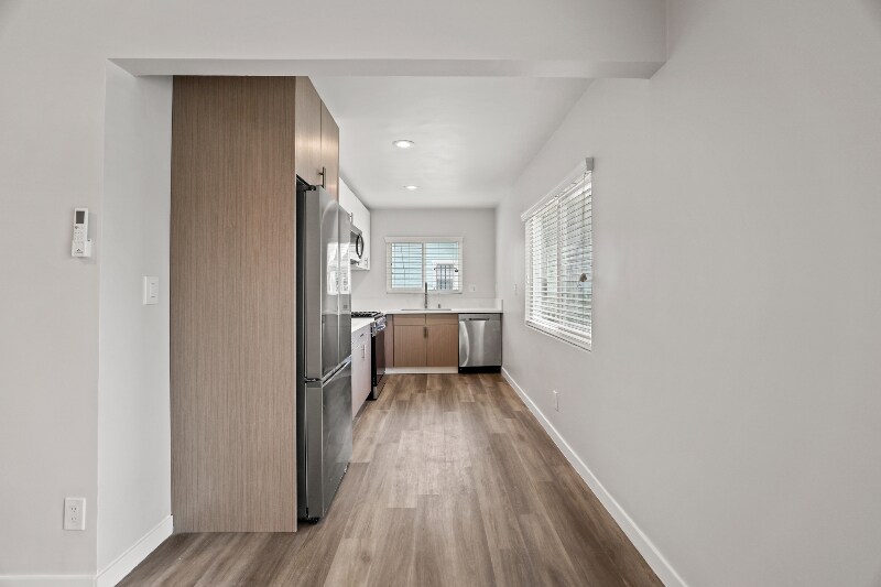 Building Photo - 1358 W 36th St