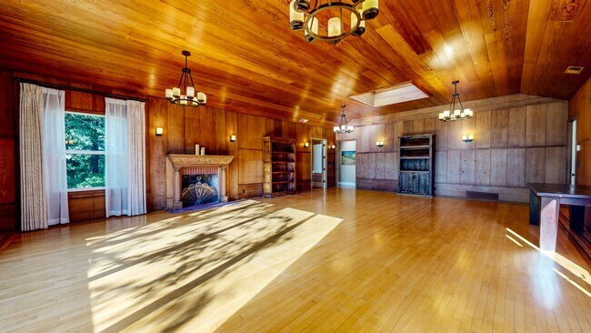 Primary Photo - Experience true Wine Country Luxury living...