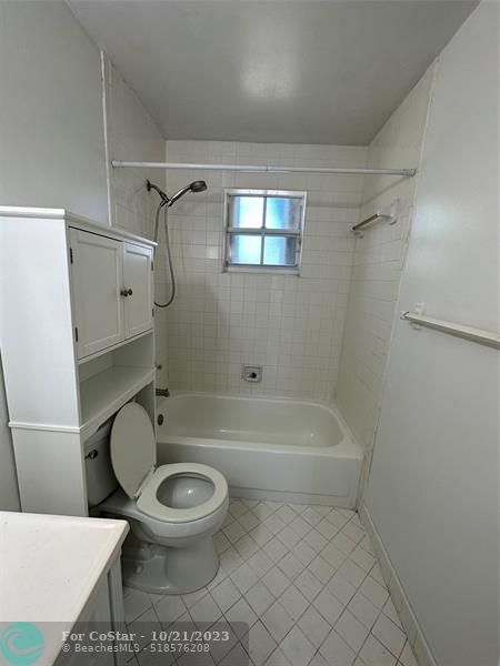 Building Photo - 401 SW 86th Ave