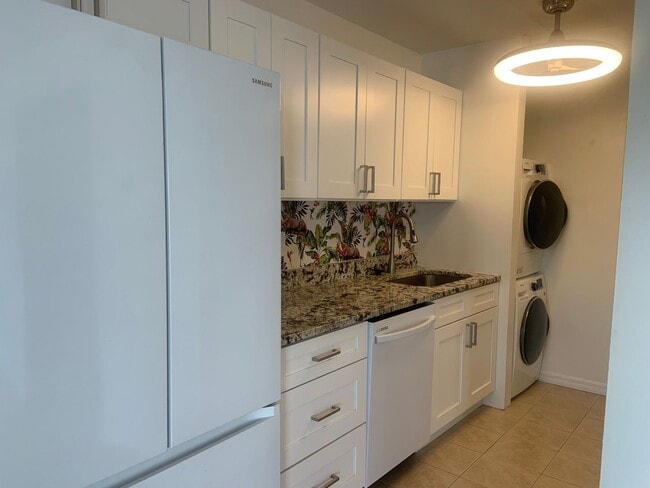 Building Photo - Coquina Key Condo
