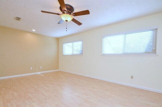 Building Photo - 12625 Memorial Dr
