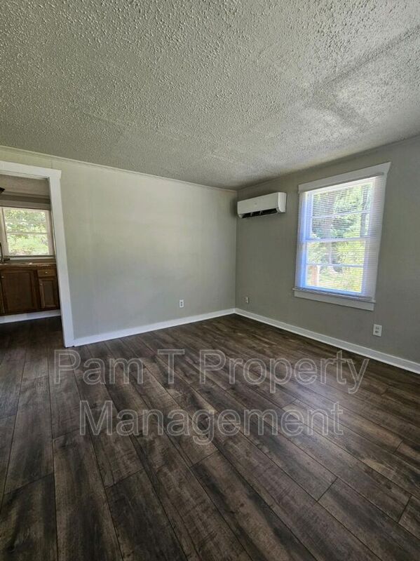 Building Photo - 9159 Ferguson Ave