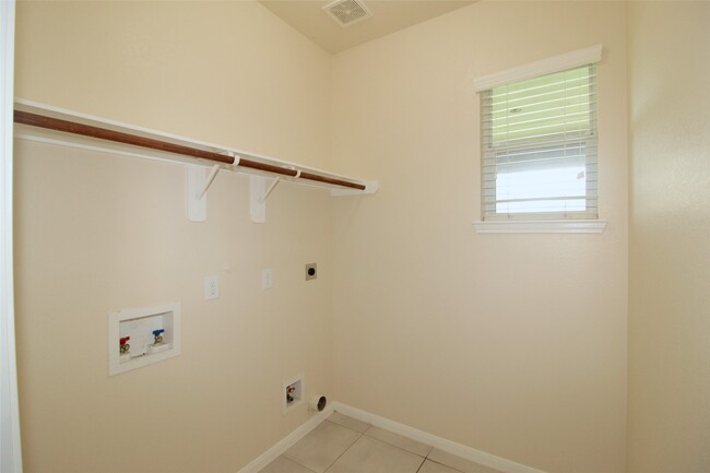 Building Photo - 24306 Piazza Dr