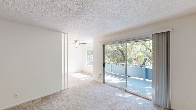 Primary Photo - 823 Las Gallinas Ave