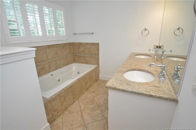 Building Photo - 6121 Chowning Ct