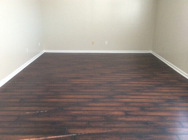 Building Photo - Greenwood - 3 BR home