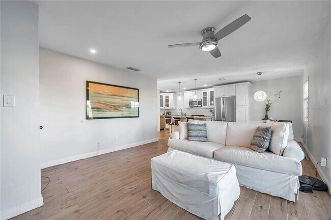 Building Photo - 4728 Beach Dr SE