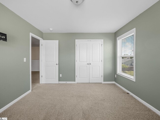 Building Photo - 211 Pollyanna Dr