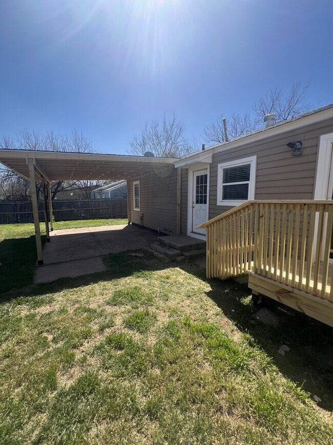 Building Photo - 2117 Amarillo St