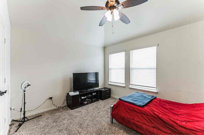 Building Photo - 207 Arborside Dr