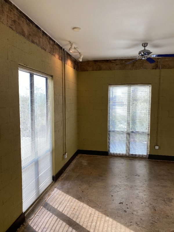 Building Photo - 710 S Medina St